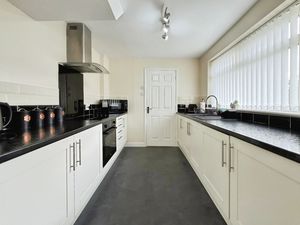 Photo 18- click for photo gallery